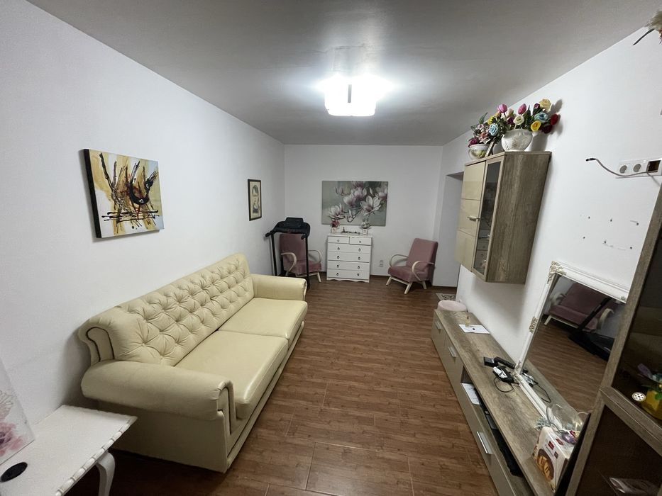 Vand apartament 4 camere