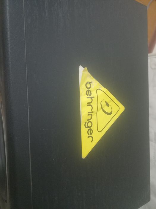 Studiya monitori behrijer truth b3030a