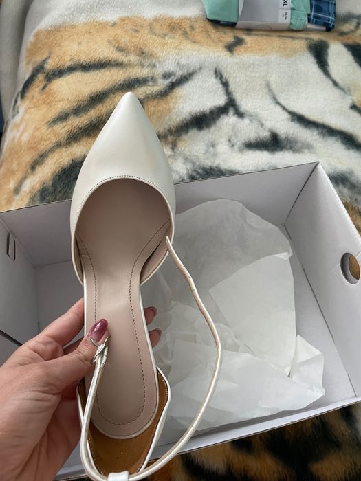 Официални обувки- носени часове