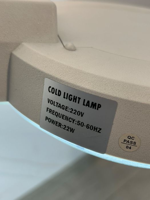 Lampă Cosmetică cu Lupă și Suport Mobil pe Roți