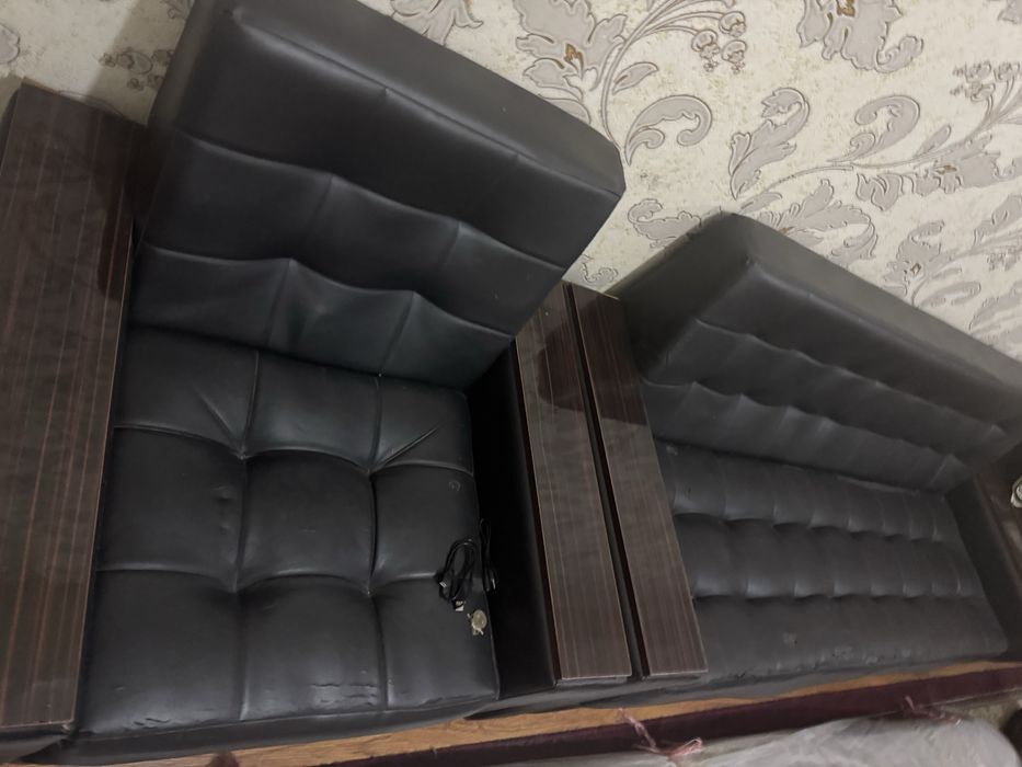 Мяхкий деван в кожений б.у состояныя средны