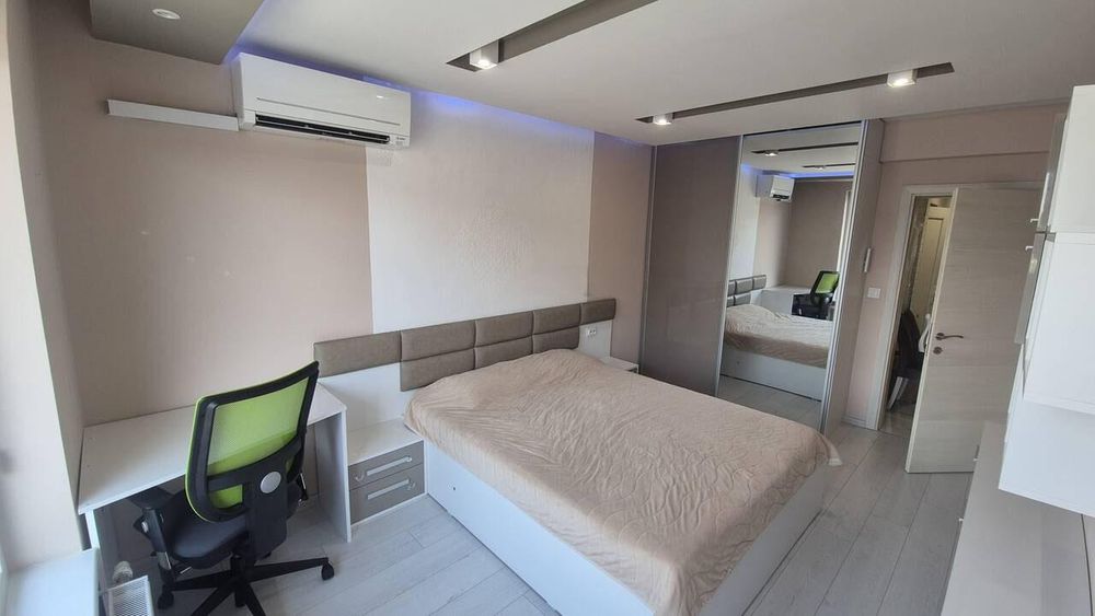 Дава се под наем Тристаен апартамент в Пловдив, Кършияка - 120 кв.м за 825 € - Снимка #2