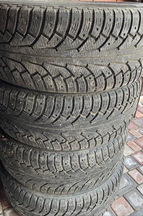 Шины зимние 275/55/20