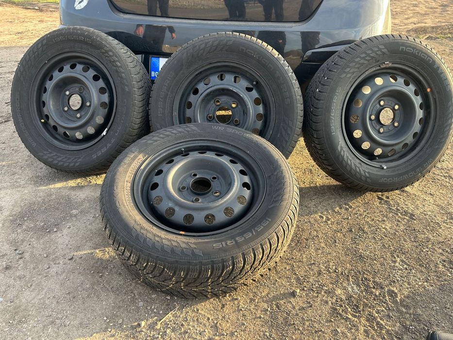 4 зимни гуми WR SNOWPROOF 195/65R15