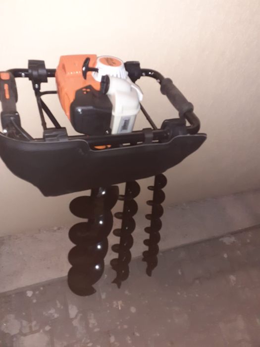 Inchiriez scule  picamer mai compactor placa motoburghiu berbec foreza