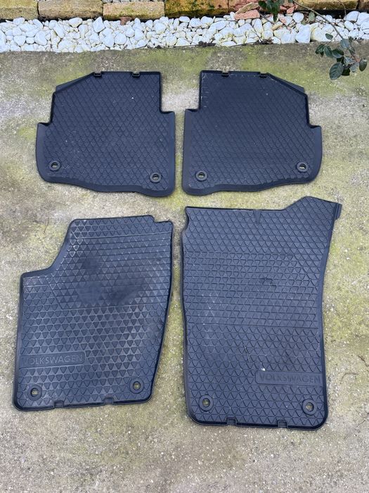 Volkswagen Polo (9N / 9N3)- Оригинални гумени стелки