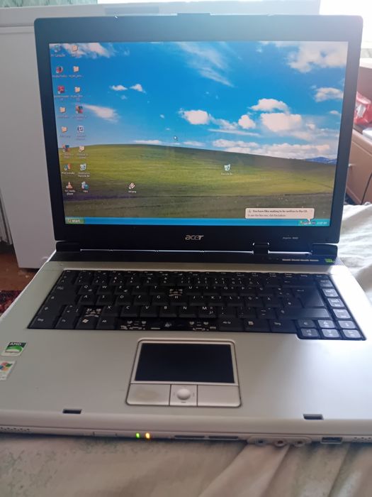 Vând laptop Acer de colecție vechi