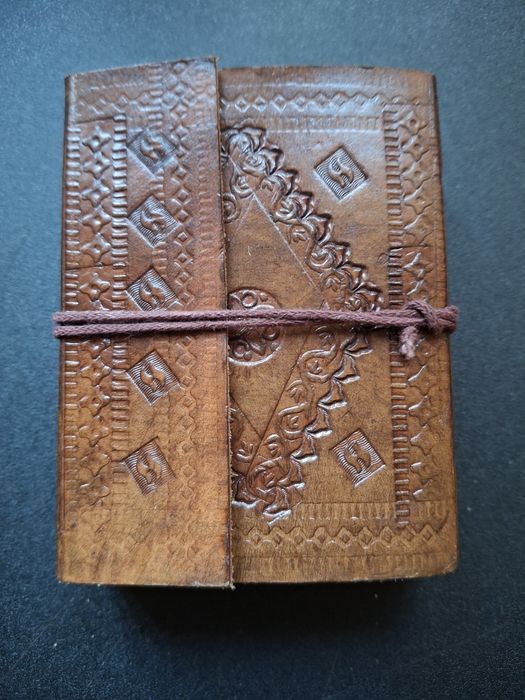 Mini agenda artizanala piele. Origine: India