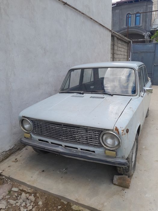 Jiguli 01 zapchasga73yil nomer va texpasp.siz  gaz baloni bor65