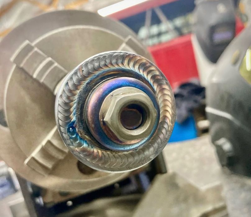 Заваръчни услуги в София Аргоново и телоподаващо (цех/мобилни)