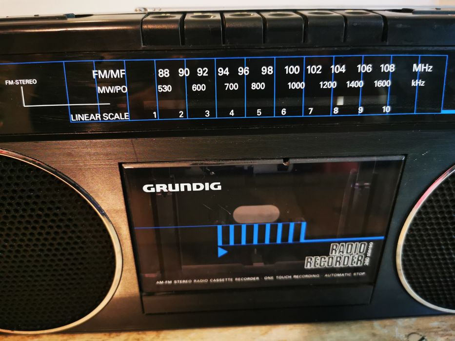 Radiocasetofon Grundig Radio retro