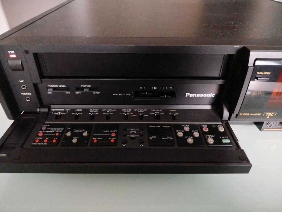 Videorecorder profesiona S VHS Panasonic nv-fs200 fara telecomanda