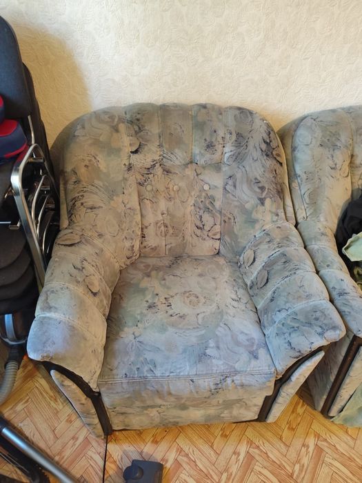 Отдам даром 2 кресла и диван