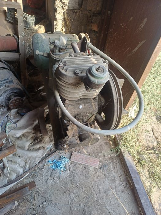 Продается компрессор для вулканизаций и.т.д.