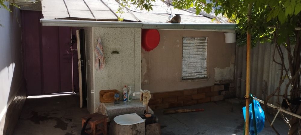 Yashnobod tumani Boku ko'chasi birinchi qatorda uy sotiladi.