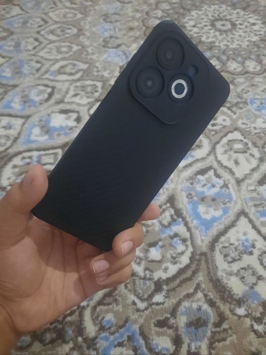 Infinix smart 8 100$