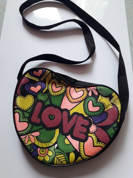 Детска чантичка LOVE