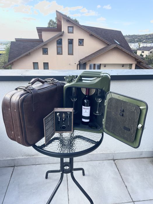 Minibar portabil tip canistra