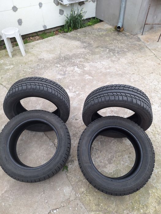 Vând cauciucuri de iarna