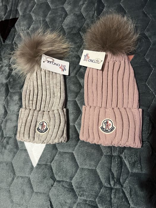 Дамски зимни шапки