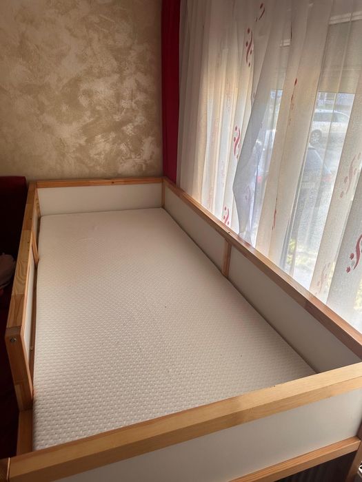 Vând pat de copii dimensiuni 2000/100 cm saltea nouă