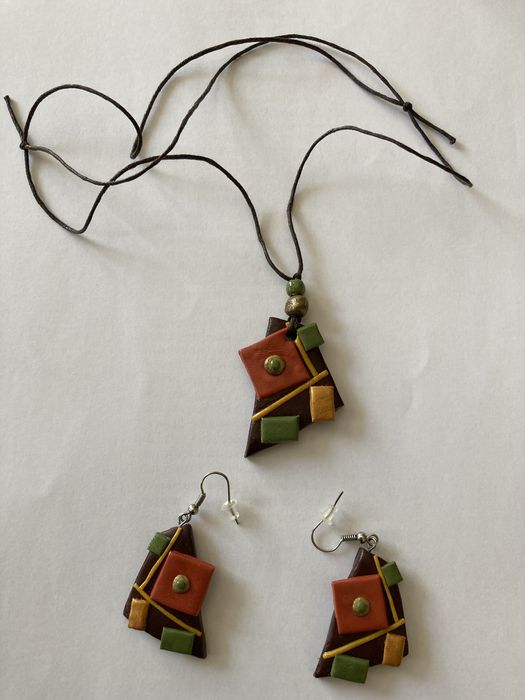 Колие и обеци комплект