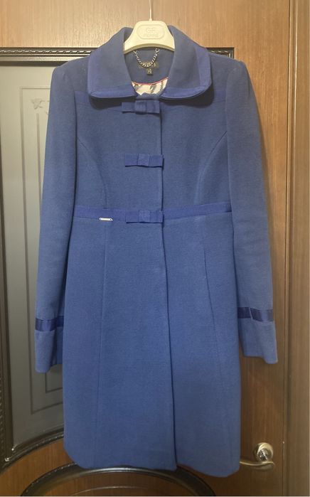 Пальто на весну для девушки . Размер 42.