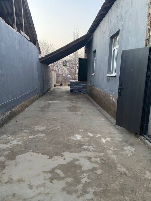 Xovli uy sotiladi srochno