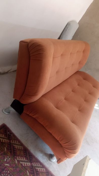 Продам диван книжку новую