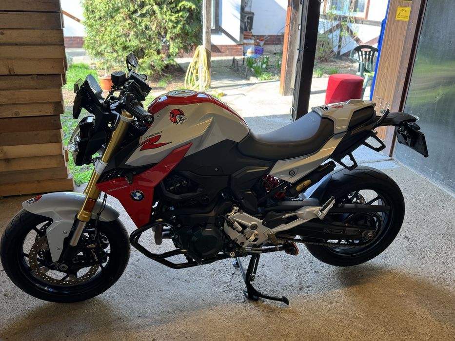 Motocicleta Bmw F900R