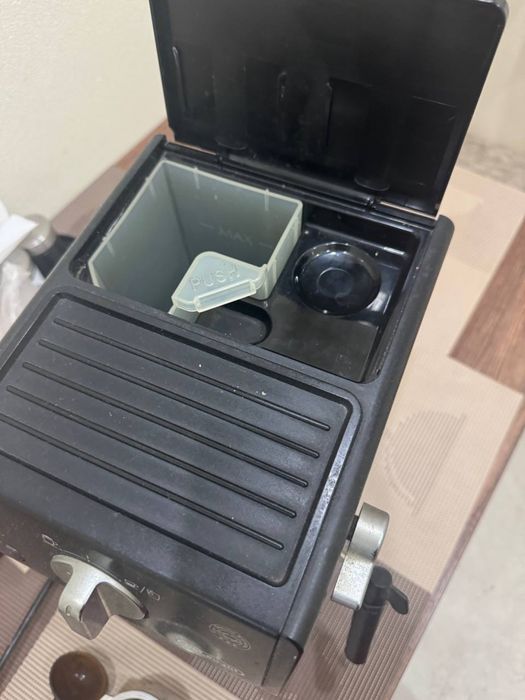 Продам кофе машину Delonghi