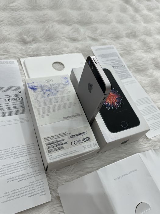 Срочно продам айфон SE1 5s