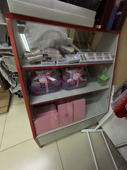 Продаются витрины для магазина