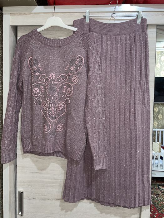 Zudlik bilan ayollar kiyimlari sotiladi