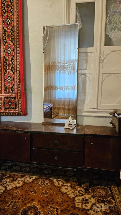 Продается тумба с зеркалом