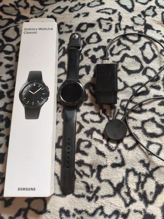 Продам Samsung galaxy watch4 classic