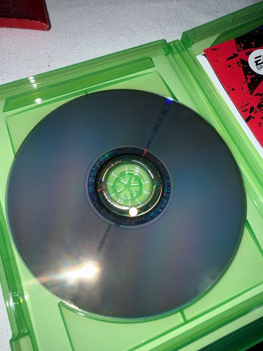 Vand ufc 5 nou nouț l-am cumpărat dar nu îi place