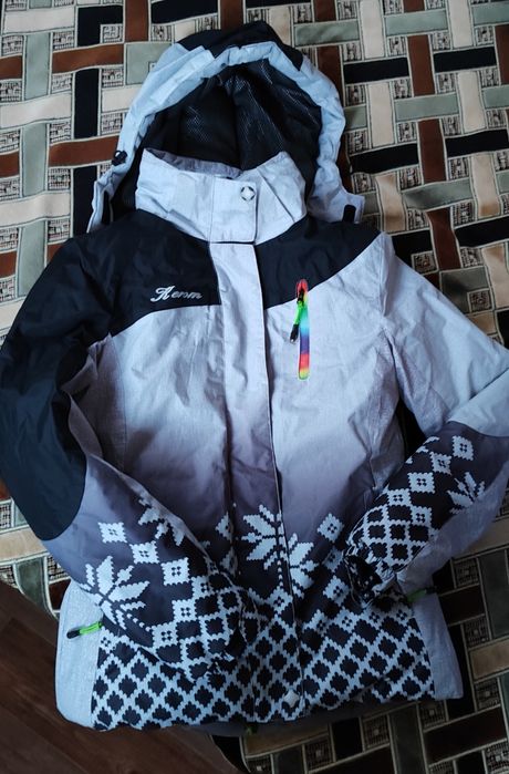 Зимний костюм размер S.