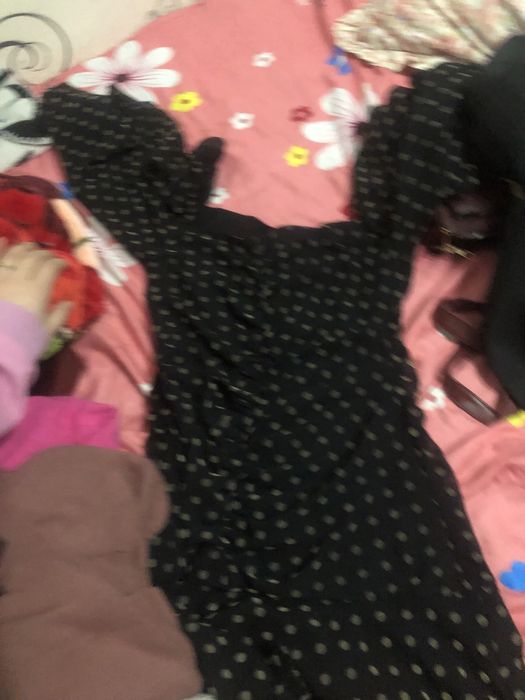 Вещи платья еще много чего есть