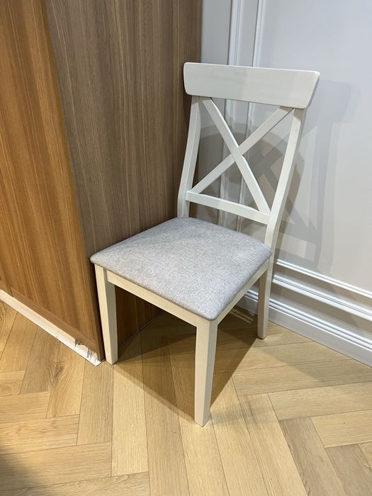 Стул белый качественный