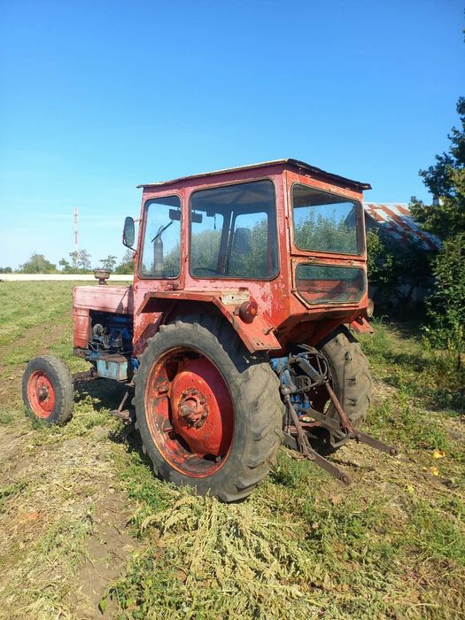 Tractor universal 650