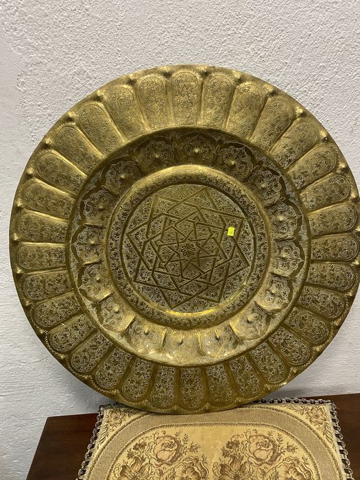 Огромно арабско месингово пано ръчно изографисано