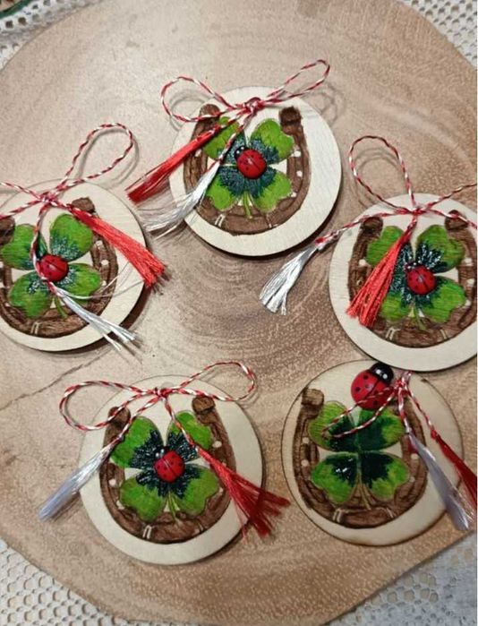 Мартеници магнити и кошнички