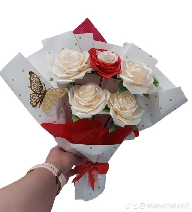 Trandafiri satin/ eterni