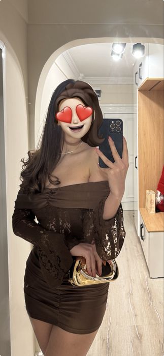 Дамска рокля с дантела