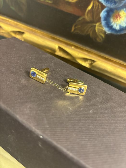 Butoni camasa  aur 18k cu diamante si safir