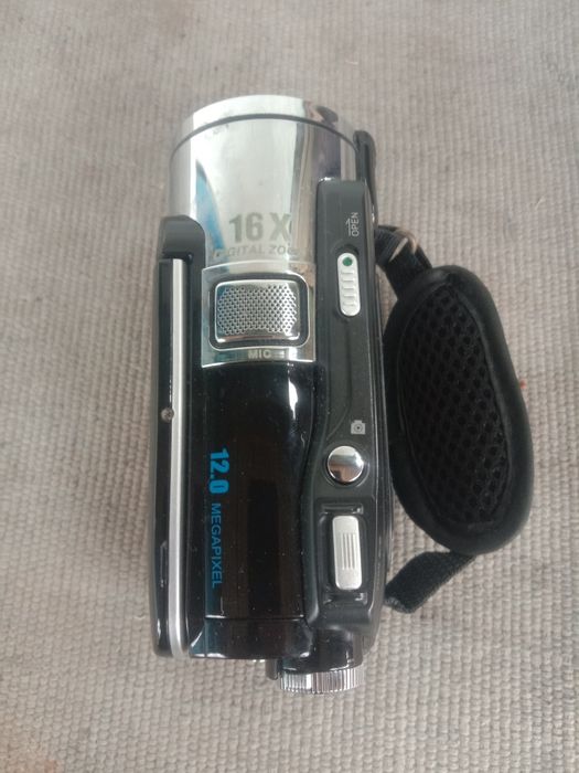 Продам видео камеру