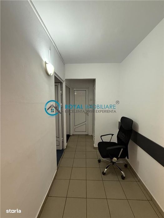 Royal Imobiliare - Vanzare Apartament zona Democratiei