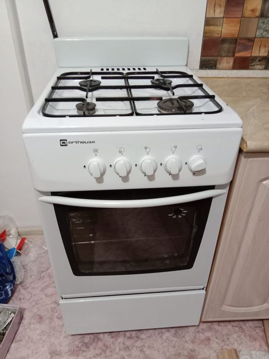 Плита с 4-мя комфорками