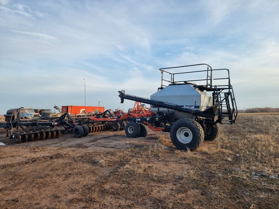 Продам 2 сеялки: Flexi Coil, Amity